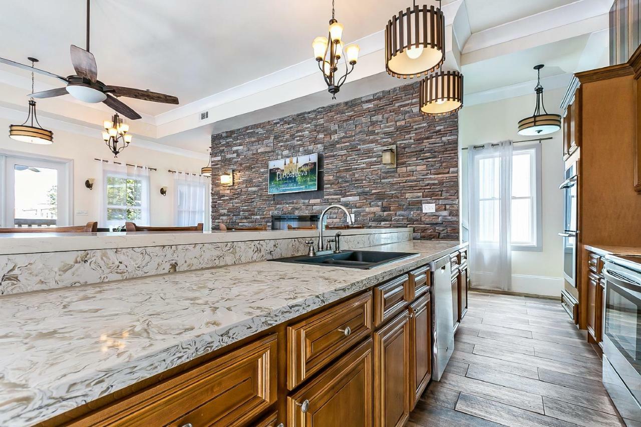 Spacious 4Br Condo On Carondelet Near All Hot Spo New Orleans  Kültér fotó