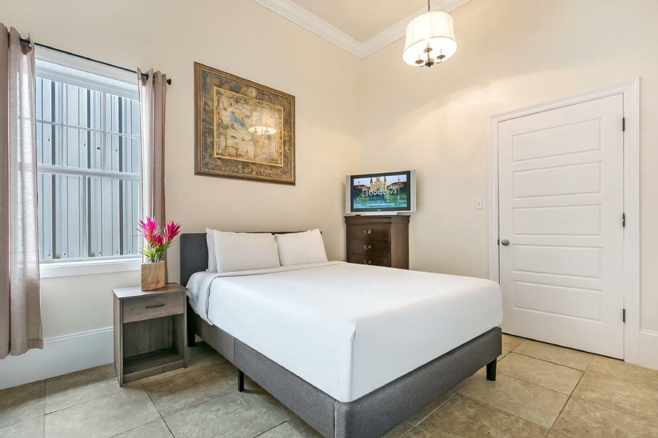 Spacious 4Br Condo On Carondelet Near All Hot Spo New Orleans  Kültér fotó