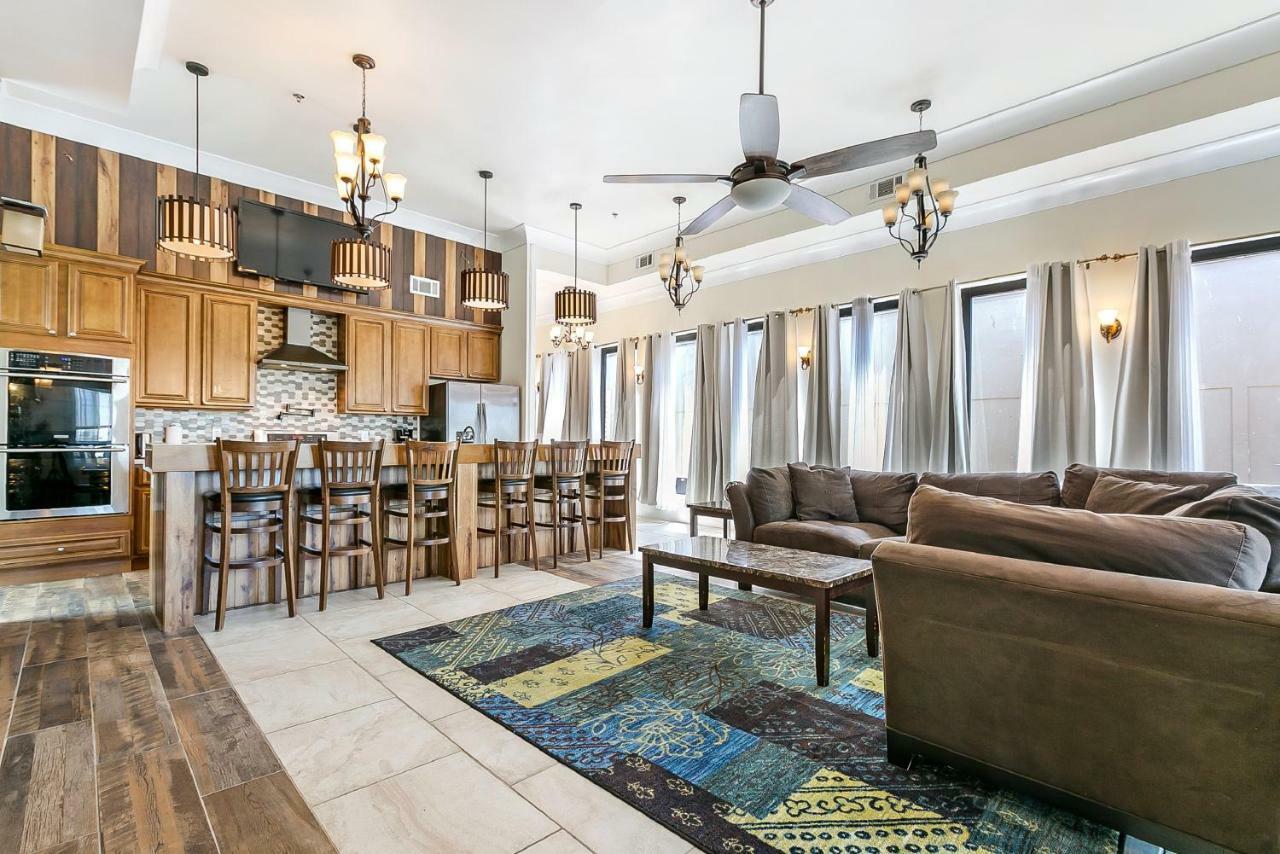 Spacious 4Br Condo On Carondelet Near All Hot Spo New Orleans  Kültér fotó